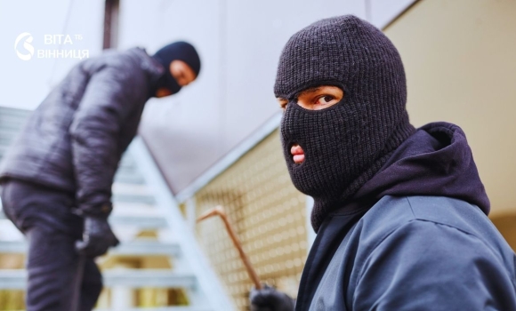 У Вінниці двох чоловіків засудили за серію квартирних крадіжок У Вінниці двох чоловіків засудили за серію квартирних крадіжок