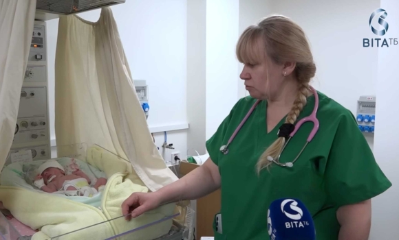 У Вінниці під час повітряної тривоги народився малюк в укритті Центру матері та дитини У Вінниці під час повітряної тривоги народився малюк в укритті Центру матері та дитини