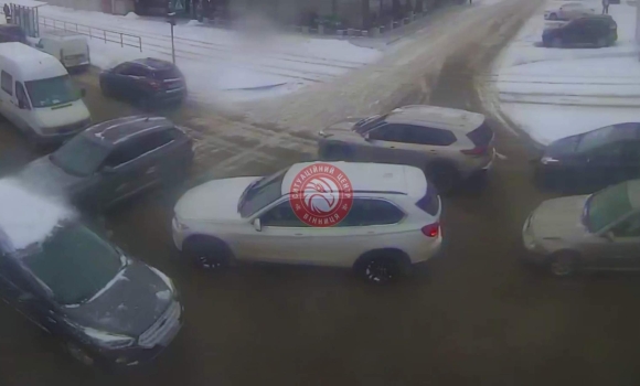 У Вінниці сталась ДТП на перетині вулиць Келецької та Шевченка У Вінниці сталась ДТП на перетині вулиць Келецької та Шевченка