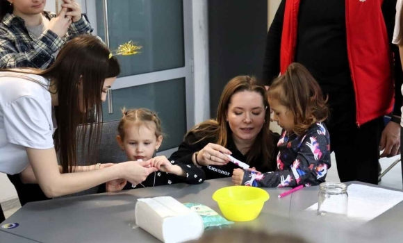 У Вінниці влаштували зустріч для дітей, батьки яких загинули, зникли, або поранені на війні У Вінниці влаштували зустріч для дітей, батьки яких загинули, зникли, або поранені на війні