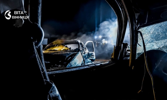У Вінницькому районі сталася аварія за участю трьох автомобілів У Вінницькому районі сталася аварія за участю трьох автомобілів