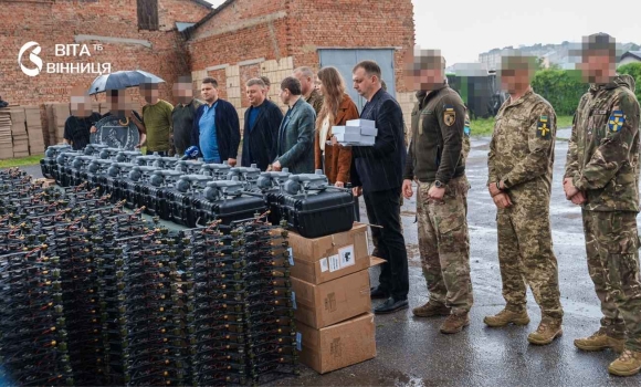Вінниця передала чергову партію з 525 безпілотників п’ятьом підрозділам Сил безпеки та оборони Вінниця передала чергову партію з 525 безпілотників п’ятьом підрозділам Сил безпеки та оборони