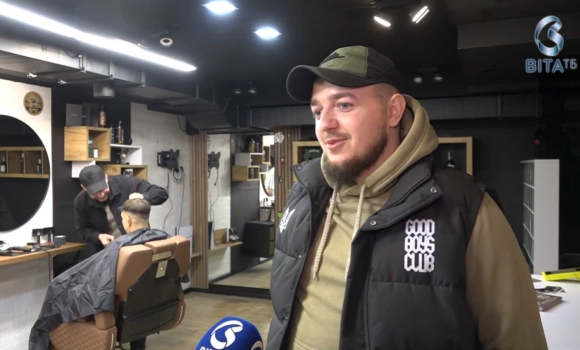 Власна справа після фронту у центрі Вінниці ветерани відкрили барбершоп Власна справа після фронту у центрі Вінниці ветерани відкрили барбершоп