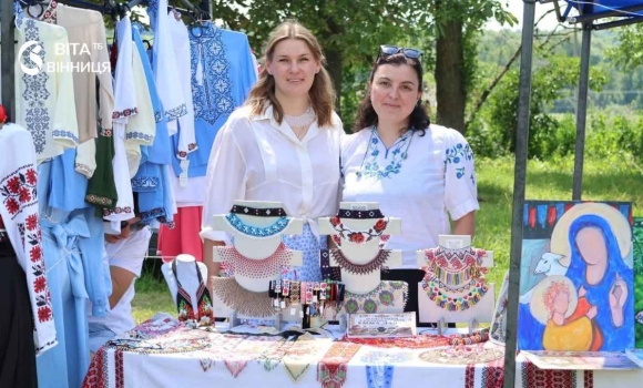 Як традиційна бісерна шлейка з Сальника стала частиною культурної спадщини Поділля Як традиційна бісерна шлейка з Сальника стала частиною культурної спадщини Поділля