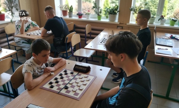 Юні шашкісти Калинівщини змагалися на 10-му чемпіонаті з чекерсу Юні шашкісти Калинівщини змагалися на 10-му чемпіонаті з чекерсу