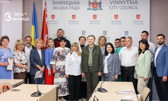 За перемогами школярів — праця вчителів у Вінниці відзначили педагогів олімпіадників За перемогами школярів — праця вчителів у Вінниці відзначили педагогів олімпіадників