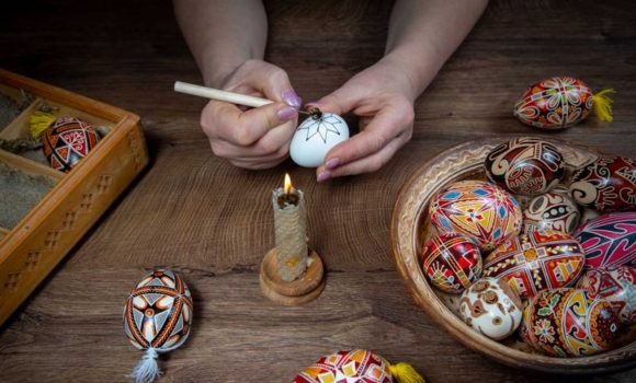 Захисників та їхні родини запрошують на майстер-клас із писанкарства у Вінниці Захисників та їхні родини запрошують на майстер-клас із писанкарства у Вінниці