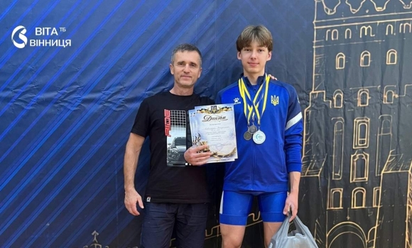 Золото в поштовху і срібло у двоборстві вінницький важкоатлет вдало виступив у Луцьку Золото в поштовху і срібло у двоборстві вінницький важкоатлет вдало виступив у Луцьку