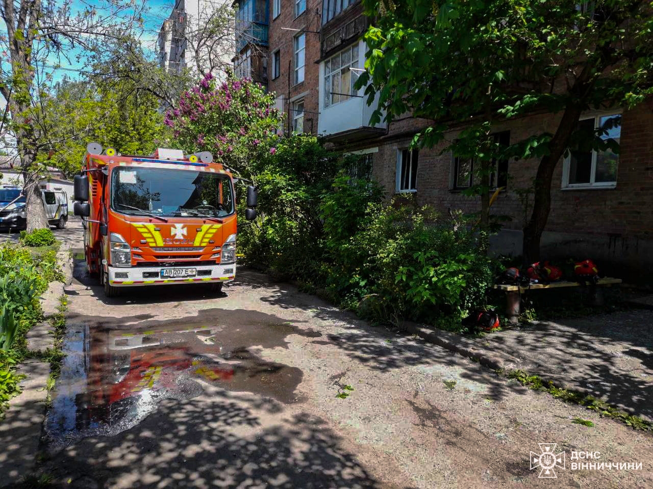 Під час пожежі у вінницькій багатоповерхівці загинула жінка та постраждали діти